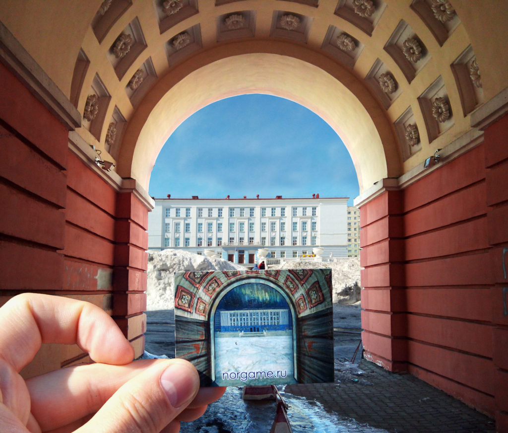 Norgame кадр из игры на фоне города - Норильск, арка магазин норильчанка